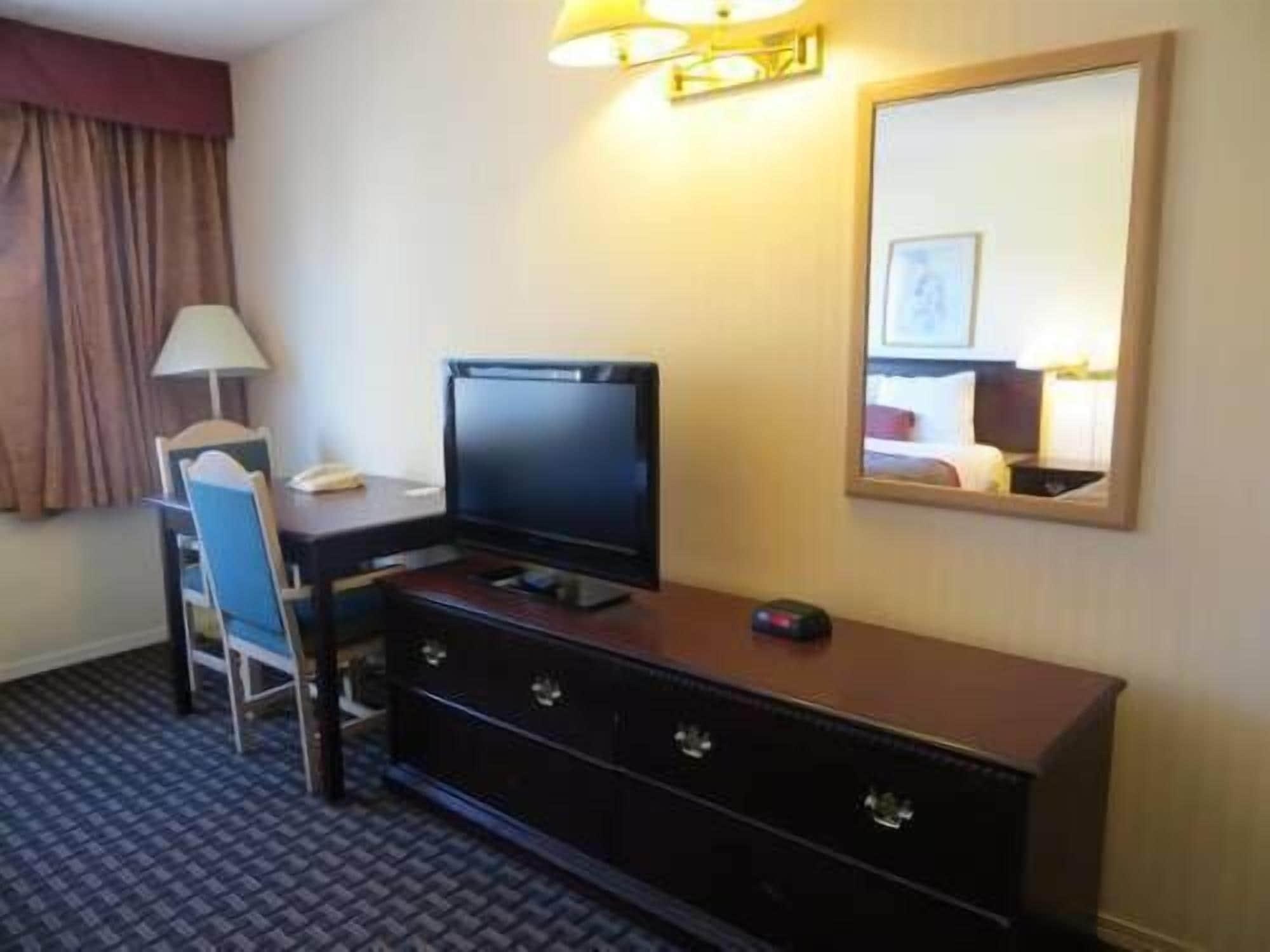 Ramada Limited Calgary Hotell Eksteriør bilde